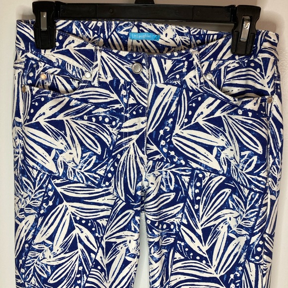 J. McLaughlin, Size 0 Blue and White print stretch Jeans - Picture 4 of 9